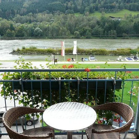 Gasthof-pension Luger 4* Wesenufer