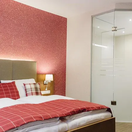 Gasthof-pension Luger Hotell Wesenufer