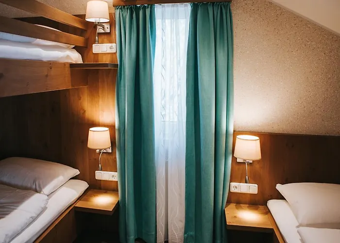 Gasthof-pension Luger Hotel Wesenufer