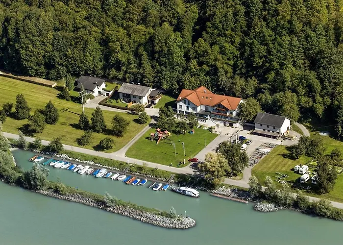 Gasthof-pension Luger 4* Wesenufer