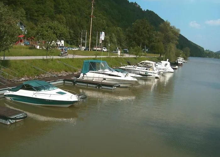 Gasthof-pension Luger Otel Wesenufer