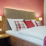 Hotel Gasthof-pension Luger Wesenufer