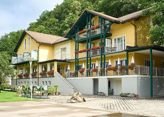 Gasthof-pension Luger Hotel Wesenufer