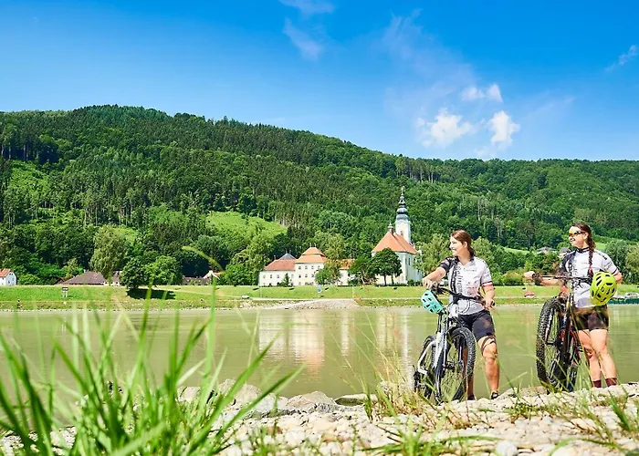 Gasthof-pension Luger Wesenufer